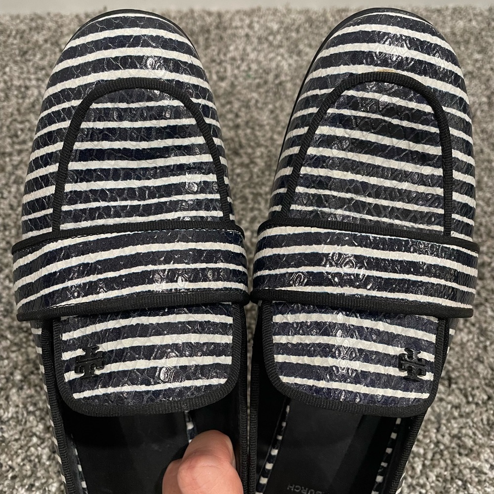 Tory Burch Evette patent leather penny loafers, size 7.5 - Picture 12 of 12